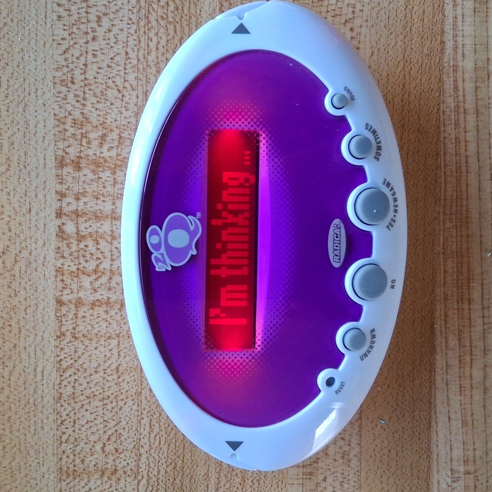 Radica 20Q 20 Questions Handheld Electronic Game